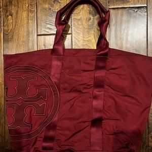 Tory Burch Burgundy Nylon Tote Bag Purse TB Side Logo (Pre-Owned)